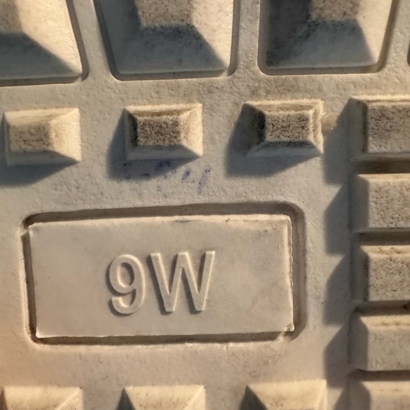 Livi Women’s White Sneakers 9w - Picture 9 of 9